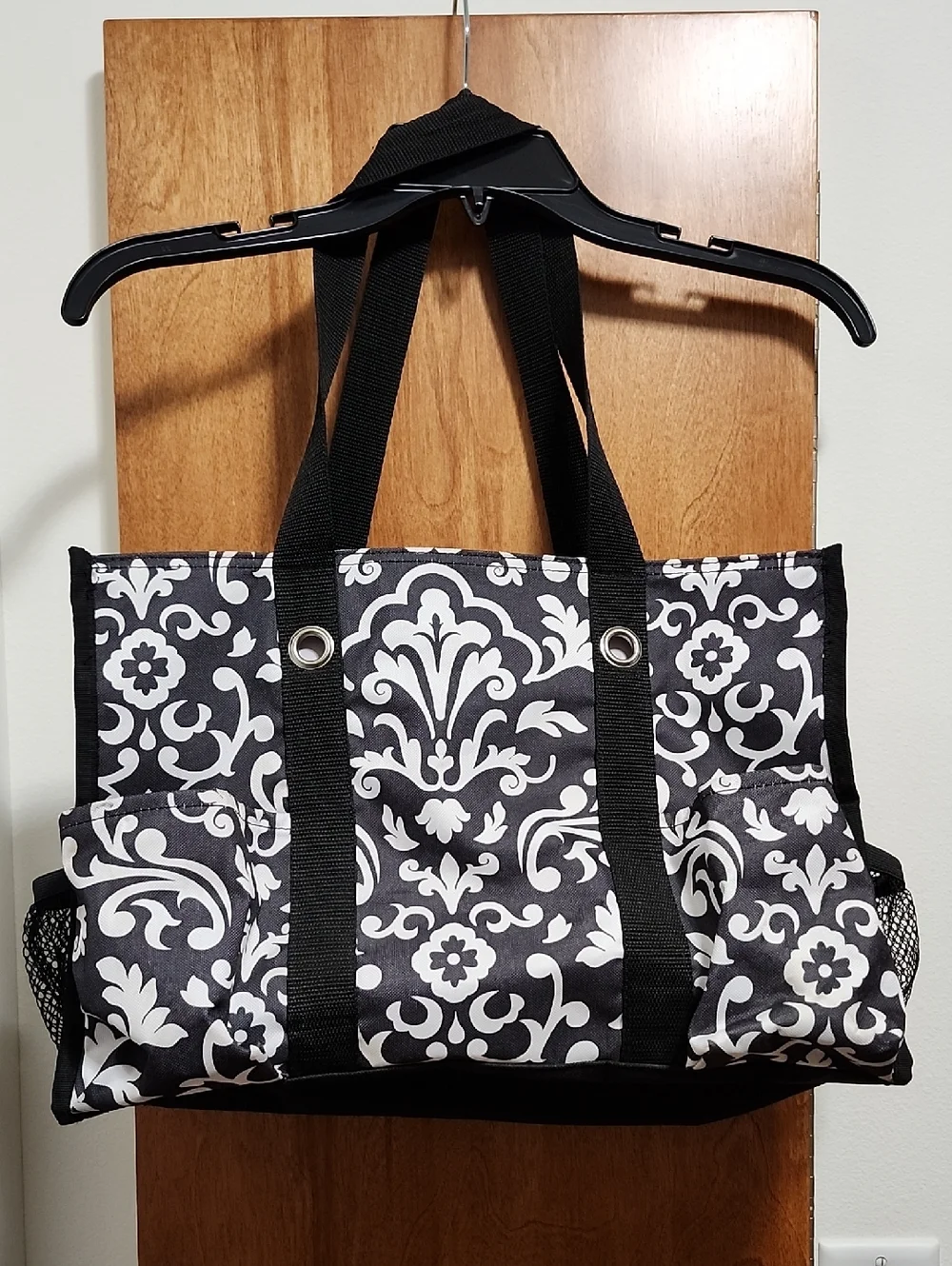 Thirty One Black & White Patterned Tote Bag With Multiple Pockets & 2 Straps - Picture 2 of 6